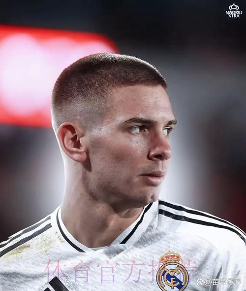 罗马诺:皇马高层及教练组相信卢宁 球队将与他续约 罗马诺:皇马高层及教练组相信卢宁 球队将与他续约